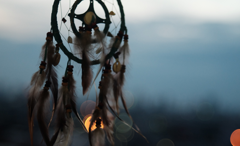 dreamcatcher-under-an-approaching-thunderstorm